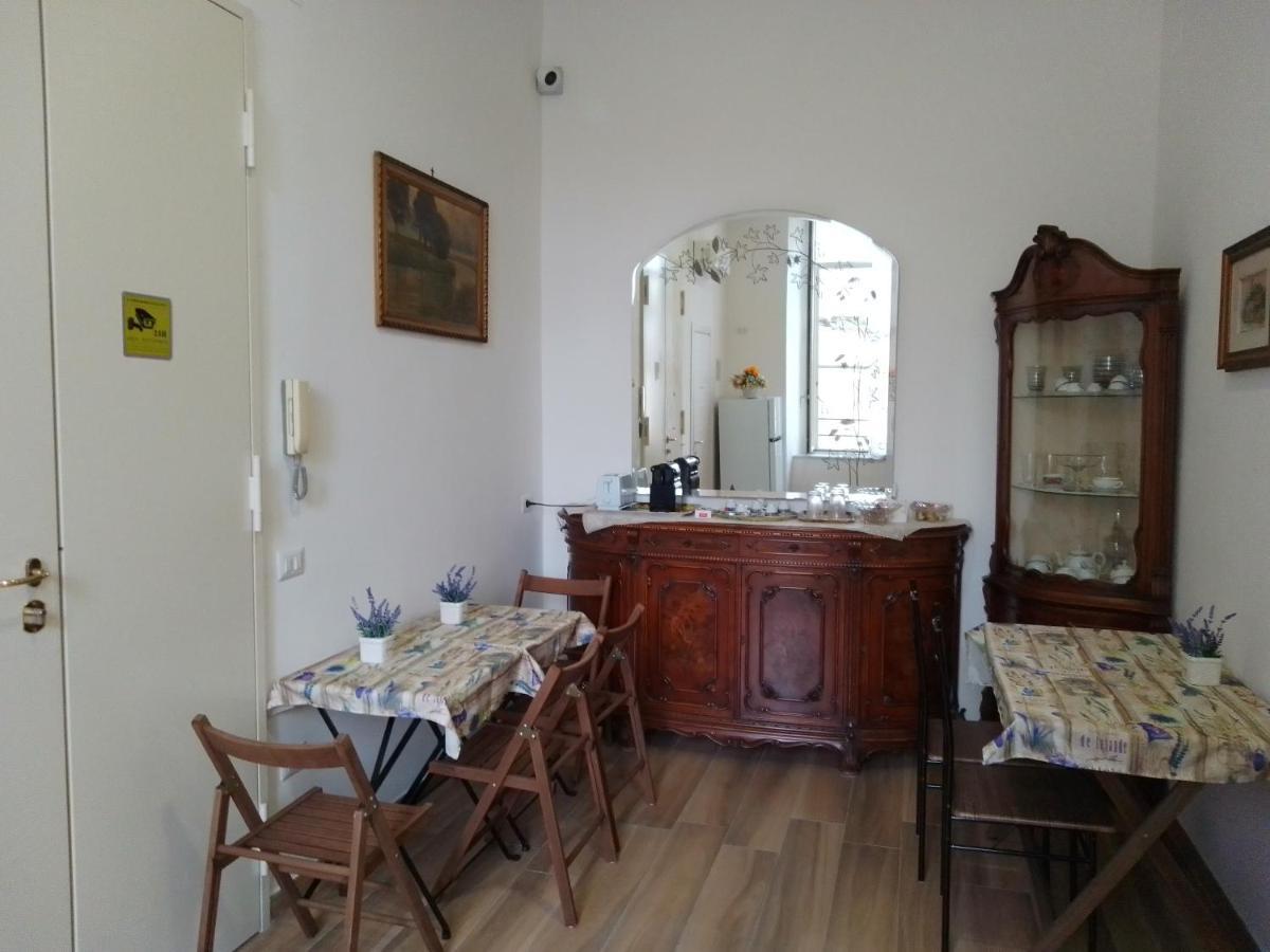 B&B Palazzo Sersale Napoli ภายนอก รูปภาพ