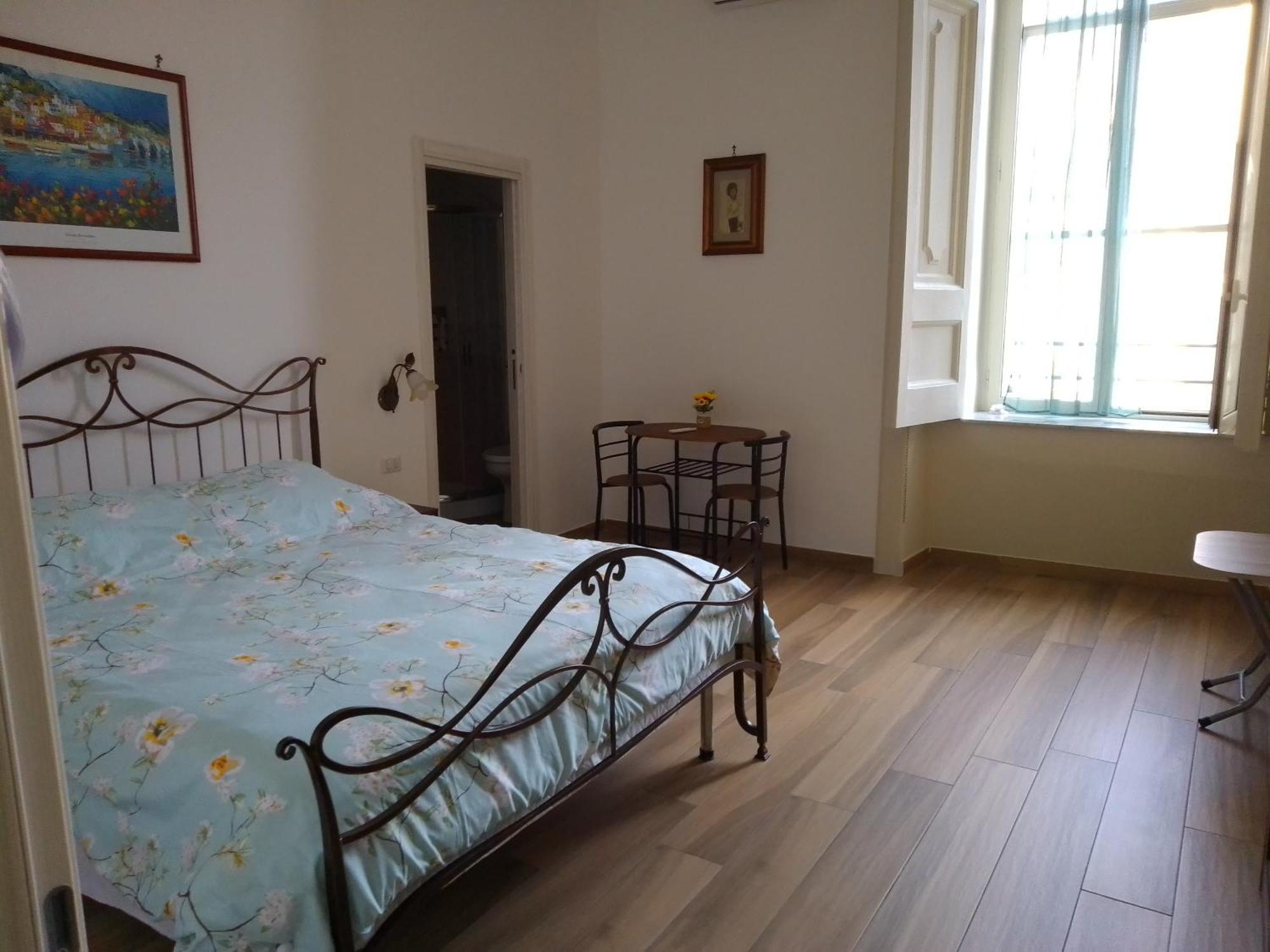 B&B Palazzo Sersale Napoli ภายนอก รูปภาพ