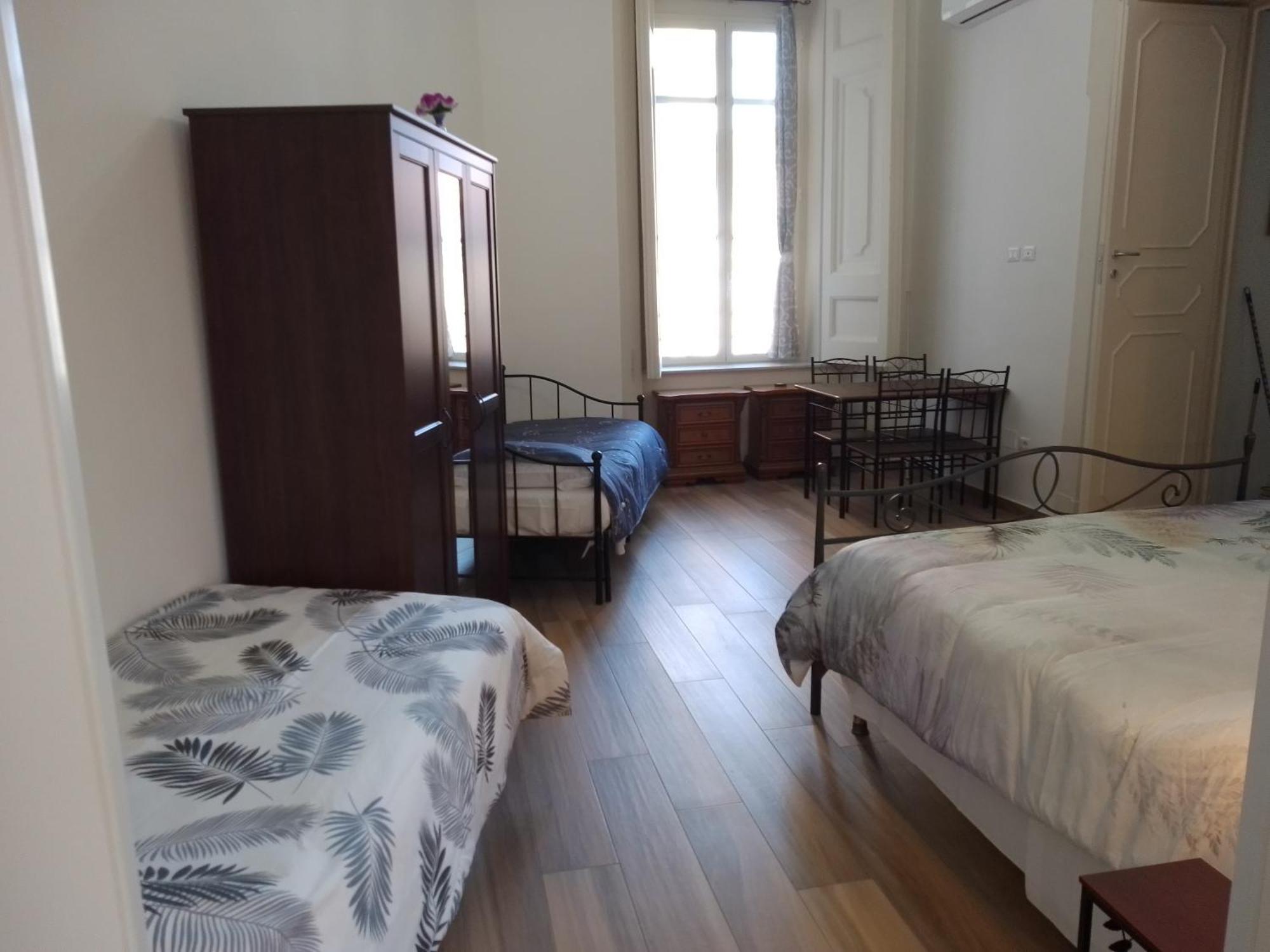 B&B Palazzo Sersale Napoli ภายนอก รูปภาพ